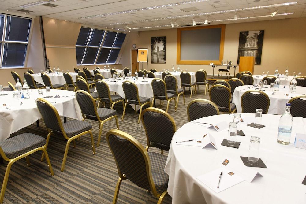 Harben House Hotel Newport Pagnell Eksteriør billede