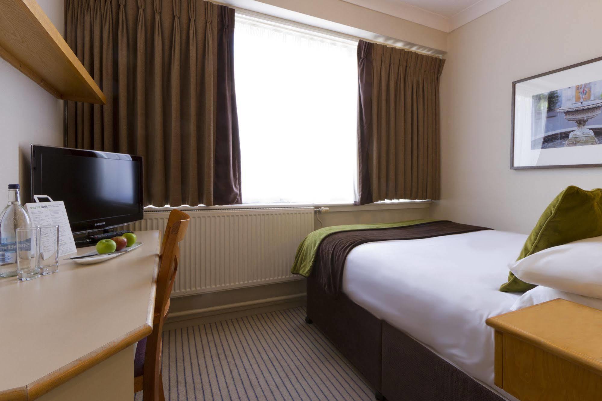 Harben House Hotel Newport Pagnell Eksteriør billede