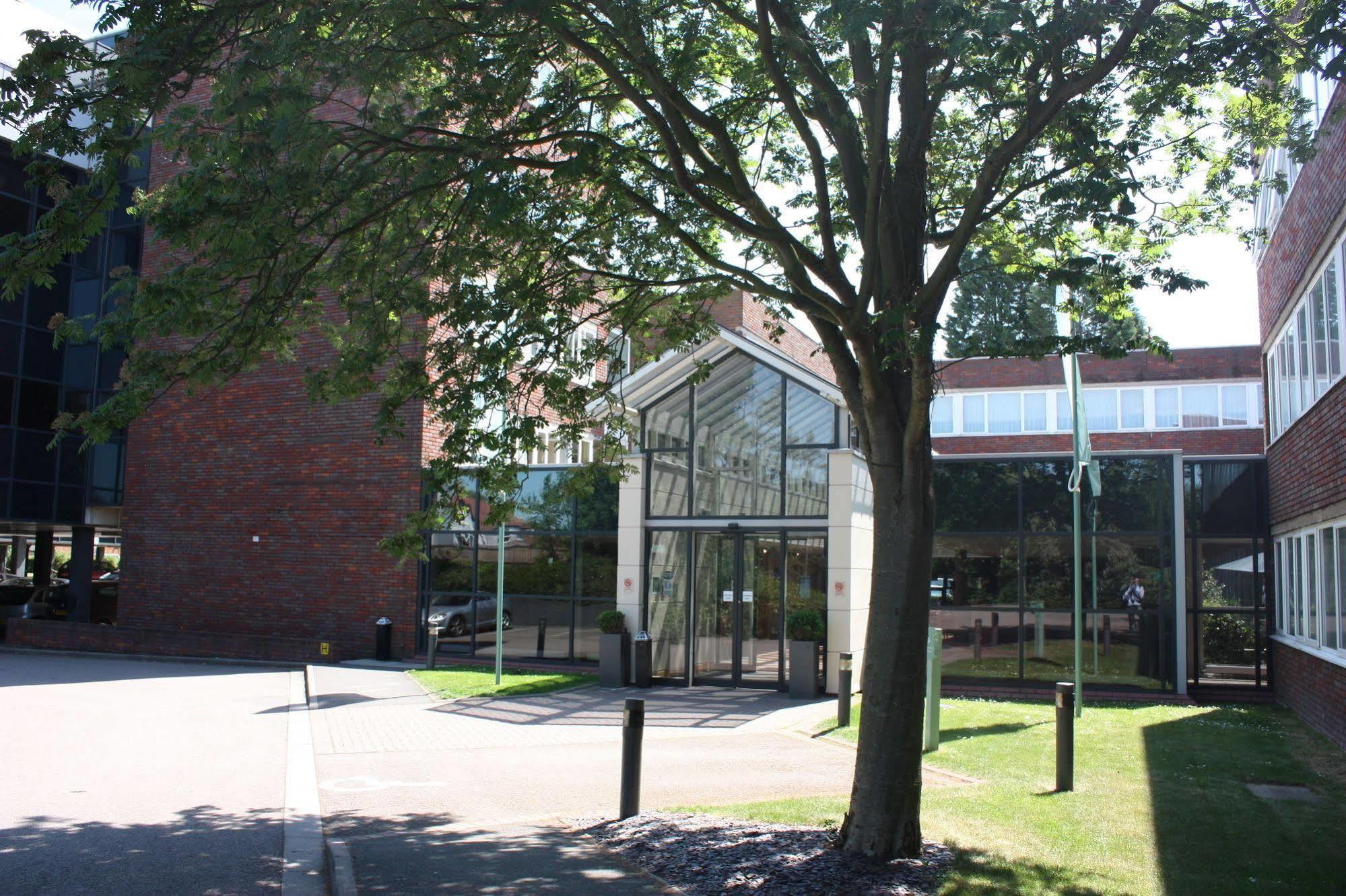 Harben House Hotel Newport Pagnell Eksteriør billede